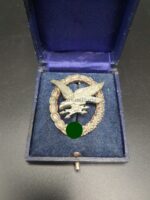 Fliegerschützenabzeichen der Luftwaffe mit Blitzbündel, Hst. Jmme & Sohn Berlin, im Etui – Bild 2