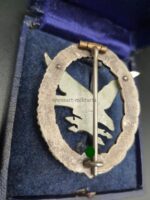 Fliegerschützenabzeichen der Luftwaffe mit Blitzbündel, Hst. Jmme & Sohn Berlin, im Etui – Bild 4