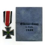 Eisernes Kreuz 2. Klasse 1939 mit Verleihungstüte – Hst. 6 (Fritz Zimmermann, Stuttgart)
