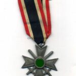 Kriegsverdienstkreuz 2. Klasse 1939 mit Schwertern, Hst. 10 – Förster & Barth, Pforzheim