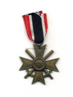 Kriegsverdienstkreuz mit Schwerter 2.Klasse 1939. Hst. 38 Josef Bergs & Co. Gablonz, selten – Bild 2