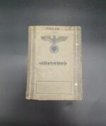 Wehrmacht Heer, Wehrpass des Obergefreiten Albert Haase aus Schiffbek, 4./Landesschützen Bataillon 681 (Kriegsgefangenen Bewachung)