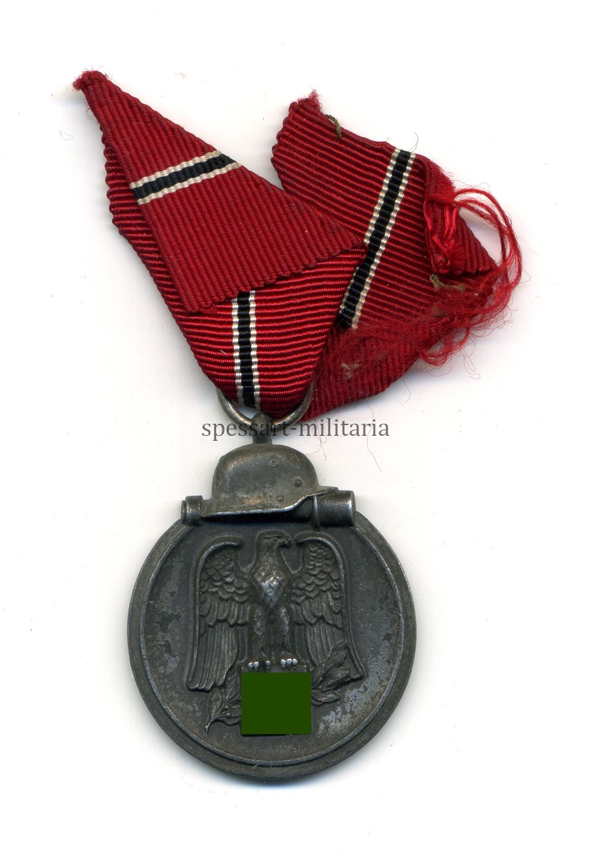 img026 Ostmedaille, Winterschlacht im Osten 1941/42 (Hst. 6 – Fritz Zimmermann, Stuttgart) – Bild 1