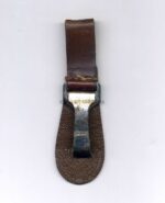 Birnenförmiger Hänger für einen Säbel / Dolch