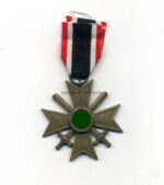 Kriegsverdienstkreuz 2. Klasse 1939 mit Schwertern, Hst. "64" (Gottlieb Friedrich Keck & Sohn, Pforzheim)