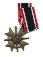 Kriegsverdienstkreuz 2. Klasse 1939 Hst. 68 Alfred Knobloch, Gablonz – Bild 2