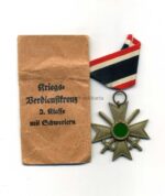 Kriegsverdienstkreuz 2. Klasse 1939 mit Schwertern mit Verleihungstüte, Hst. 1 - Deschler & Sohn, München