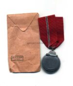 Ostmedaille, Winterschlacht im Osten 1941/42 mit Verleihungstüte (Hst. 10 – Förster & Barth, Pforzheim) – Bild 2