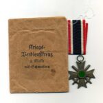 Kriegsverdienstkreuz 2.Klasse 1939 mit Schwerter mit Verleihungstüte, Hst. 15 - Friedrich Orth, Wien