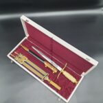 Deutsche Demokratische Republik (DDR) Ehrendolch der Nationalen Volksarmee (NVA) für Generale der Luftstreitkräfte im weißen Etui ( Für ausgezeichnete Leistungen)