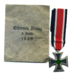 Eisernes Kreuz 2. Klasse 1939 mit Tüte, Hst.122 (J.J. Stahl Straßburg) , selten