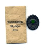 Verwundetenabzeichen in Schwarz mit Verleihtüte Gebr. Gengenbach Pforzheim, mint