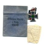 Eisernes Kreuz 2. Klasse 1939 mit Verleihungstüte – Hst. 109 (Walter & Henlein, Gablonz)