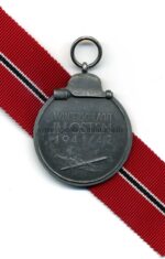 Ostmedaille, Winterschlacht im Osten 1941/42 (Hst. 28 – Eugen Schmidhäussler, Pforzheim) – Bild 2