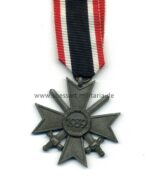 Kriegsverdienstkreuz 2. Kasse 1939 mit Schwertern – Bild 2