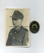 Verwundetenabzeichen Schwarz 1939 “chaotic Background” mit Trägerfoto