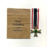 Kriegsverdienstkreuz ohne Schwertern 2.Klasse 1939 mit Verleihungstüte, (Hst. 99 - Schwertner & Cie., Granz-Eggenberg)