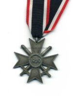 Kriegsverdienstkreuz 2. Kasse 1939 mit Schwertern – Bild 2