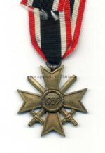 Kriegsverdienstkreuz 2. Kasse 1939 mit Schwertern – Bild 2
