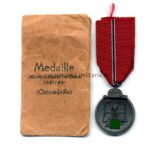 Ostmedaille mit Verleihungstüte, Hst. 109, Winterschlacht im Osten 1941/42