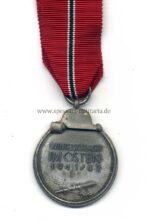 Ostmedaille, Winterschlacht im Osten 1941/42 (Hst. 107 - Carl Wild, Hamburg) – Bild 2
