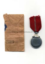 Ostmedaille mit Verleihungstüte, Winterschlacht im Osten 1941/42 (Hst. 61 – Rudolf A. Karneth & Sohn, Gablonz) – Bild 2