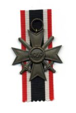 Kriegsverdienstkreuz 2. Klasse mit Schwertern, Hst. 72 – Bild 2