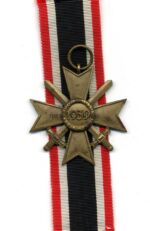 Kriegsverdienstkreuz 2. Klasse 1939 mit Schwertern, Hst. 74 – Carl Maurer Sohn, Oberstein – Bild 2