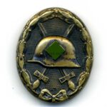 Verwundetenabzeichen 1939 schwarz mit Hersteller ///