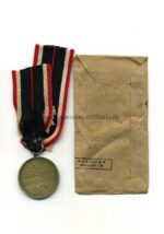 Kriegsverdienstmedaille 1939 mit Verleihungstüte, Berg & Nolte, Lüdenscheid – Bild 2