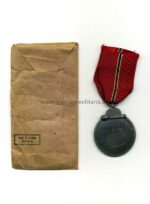 Ostmedaille mit Verleihungstüte, (Hst. 60 - Katz & Deyhle, Pforzheim), Winterschlacht im Osten 1941/42 – Bild 2