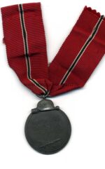 Ostmedaille, Winterschlacht im Osten 1941/42 (Hst. 138 – Louis Gottlieb & Söhne, Idar-Oberstein) – Bild 2