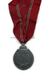 Ostmedaille, Winterschlacht im Osten 1941/42 (Hst. 26 – B.H. Mayer, Pforzheim) – Bild 2