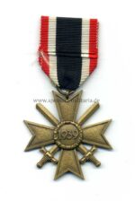 Kriegsverdienstkreuz 2. Kasse 1939 mit Schwertern – Bild 2