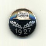 "Der Stahlhelm" Diensteintrittsabzeichen Stahlhelmbund 1927 mit Trägernummer