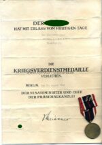 Kriegsverdienstmedaille mit Urkunde – Bild 2