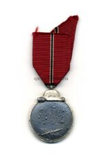 Ostmedaille, Winterschlacht im Osten 1941/42 (Hst. 9 – Liefergemeinschaft Pforzheimer Schmuckhandwerker) – Bild 2