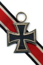 Eisernes Kreuz 2. Klasse 1939 – Hst. 23 Arbeitsgemeinschaft für Heeresbedarf in der Graveur Ziselierinnung Berlin, mit Meybauer Kern – Bild 2