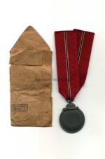 Ostmedaille mit Verleihungstüte, Hst. 3 – “Wilhelm Deumer, Lüdenscheid”, Winterschlacht im Osten 1941/42 – Bild 2