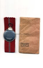 Ostmedaille, Winterschlacht im Osten 1941/42 mit Verleihungstüte AGMuK (Hst. 39 – Rudolf Bergs, Gablonz) – Bild 2