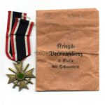 Kriegsverdienstkreuz 2.Klasse 1939 mit Schwertern und Verleihungstüte, Hst. 133 – Emil Herrmann & Co./Gablonz