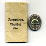 Verwundetenabzeichen 1939 in Silber mit Verleihungstüte Hst. 30 (Hauptmünzamt Wien)