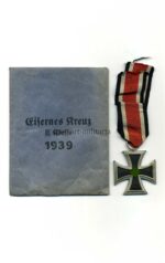 Eisernes Kreuz 2. Klasse 1939 mit Verleihungstüte – Hst. 4 (Steinhauer & Lück, Lüdenscheid)