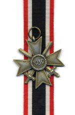 Kriegsverdienstkreuz 2. Klasse 1939 mit Schwertern, Hst. 135 – Bild 2