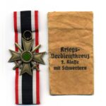 Kriegsverdienstkreuz 2. Klasse 1939 mit Schwertern und Verleihungstüte, Hst 87 - Roman Palme, Gablonz