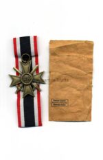 Kriegsverdienstkreuz 2. Klasse 1939 mit Schwertern und Verleihungstüte, Hst 87 - Roman Palme, Gablonz – Bild 2