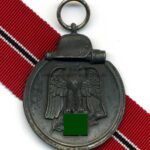 Ostmedaille, Winterschlacht im Osten 1941/42 (Hst. 25 - Arbeitsgemeinschaft der Graveur-, Gold- und Silberschmiedeinnungen, Hanau)