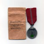 Ostmedaille mit Verleihungstüte, Hst. 4, Winterschlacht im Osten 1941/42