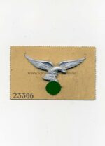 Luftwaffe Mützenadler 1. Form Aluminium auf Verkaufskarton, selten