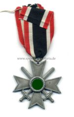 Kriegsverdienstkreuz 2. Klasse mit Schwertern (Hst. 107 - Carl Wild, Hamburg)